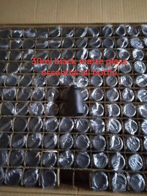 18/410, 20/410 black plastic  intermittent stripes  ring with  black frosted rubber tip and a pointed amber graduated pipette