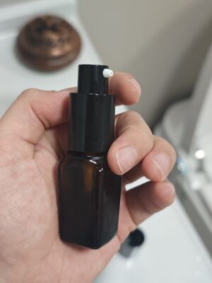 Wholesale Amber Square Glass Cosmetic Bottle 10ml 30ml 100ml with Mist Sprayer for Perfume & Lotion Pump for Cream